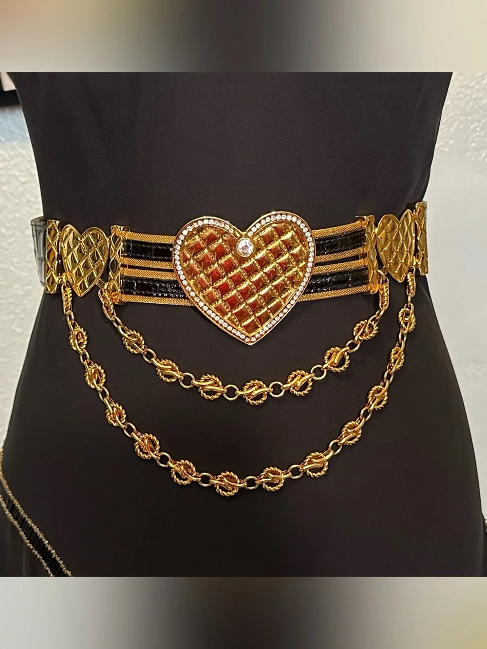 Belts By Simon Vintage 80s 90s Gold-Tone Heart Heavy Chunky Chain Belt 31in
